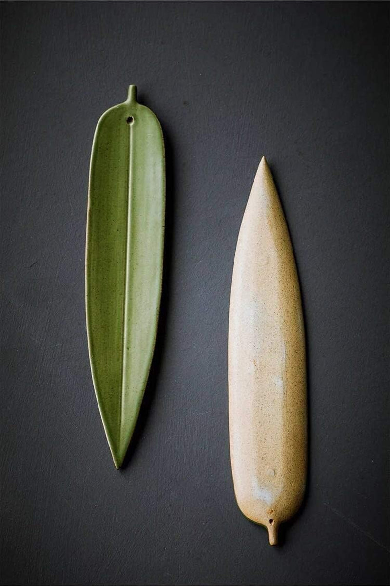 Incense Holder Hand-Made Incense Stick Holder Ceramic Incense Burner Bamboo Leaf Shape 1Pcs (Green)